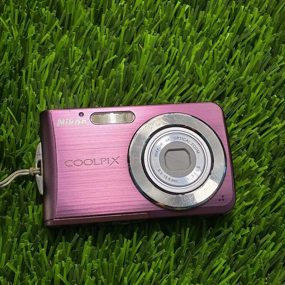 Nikon Coolpix S210 Digital Camera Purple Bundle with Charger and Memory Card